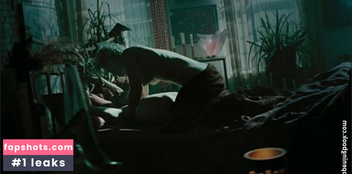 Sarain Boylan nude babe gallery