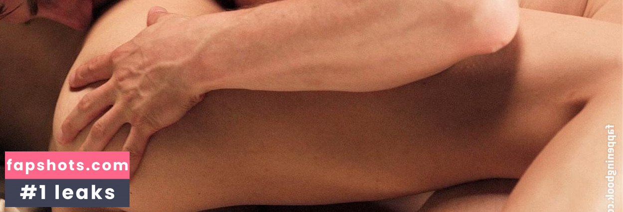 Saralisa Volm gallery photo #18