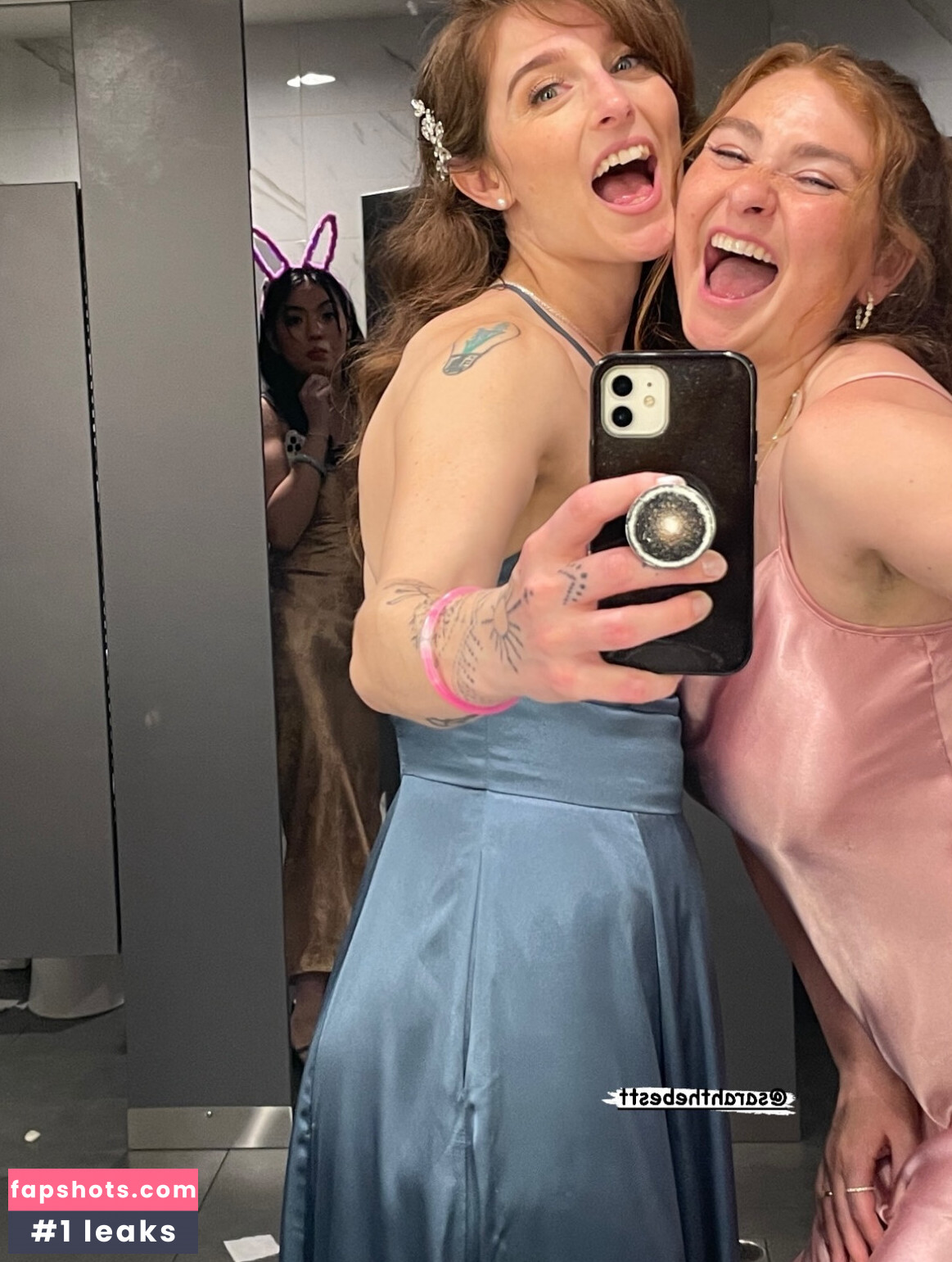 saralivescasually gallery photo #10