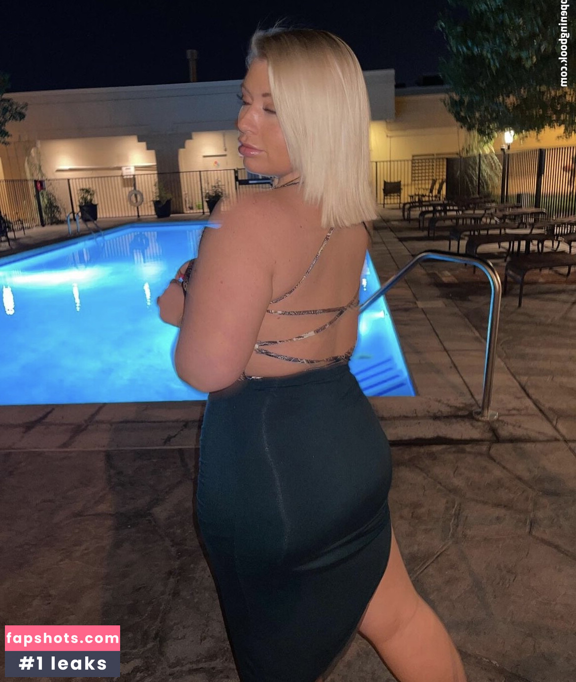 Sarastacks gallery photo #5