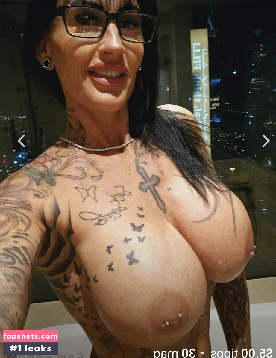 Sari Sander gallery photo #9