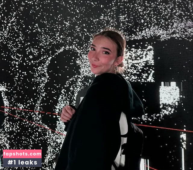 Sarina Hunt gallery photo #2