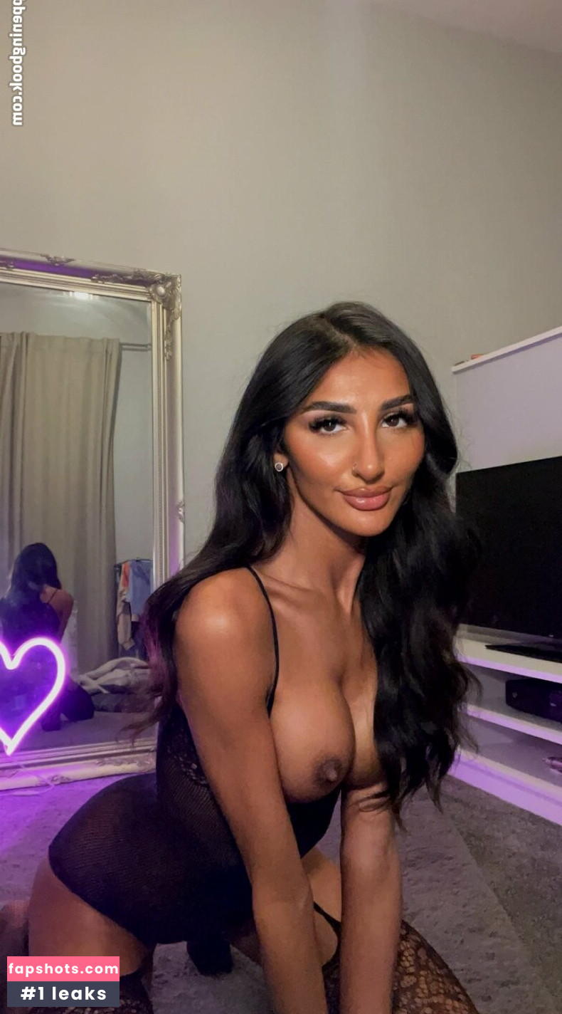 Sarina Jasmine Filtración Desnuda OnlyFans Foto #2 - Fapshots