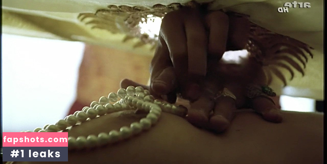 Sarita Choudhury nude babe gallery