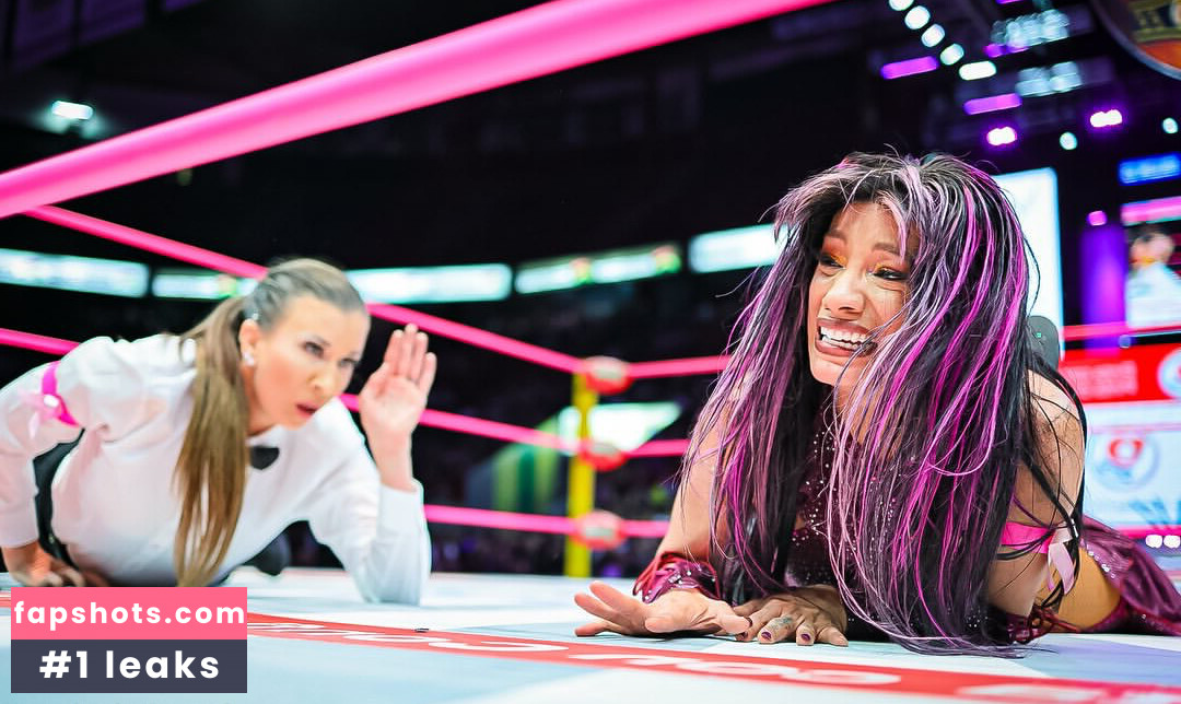 Sasha Banks gallery photo #44