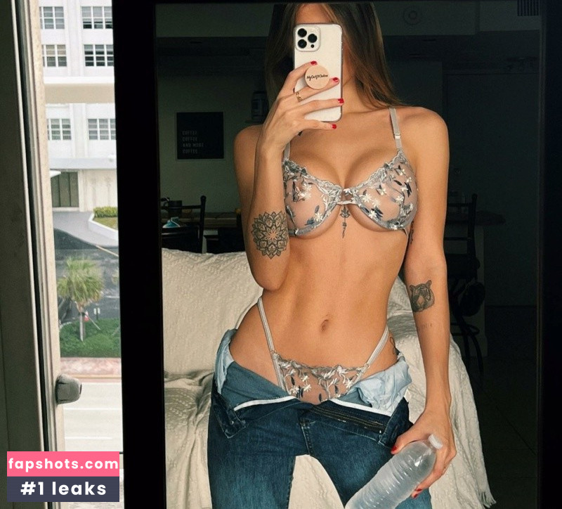 Sasha Ferro Filtración Desnuda OnlyFans Foto #30 - Fapshots