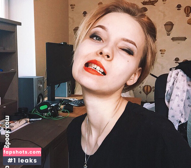 Sasha Gaier gallery photo #12