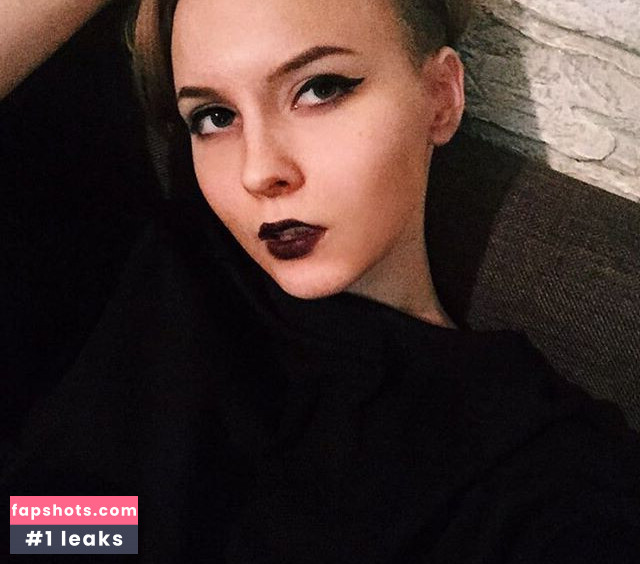 Sasha Gaier gallery photo #36