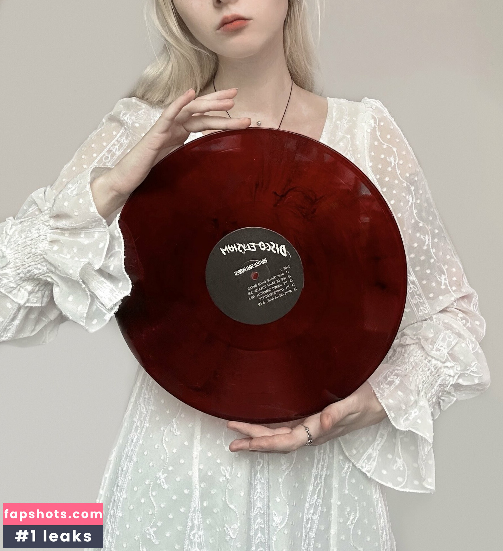 Sasha Gaier gallery photo #40