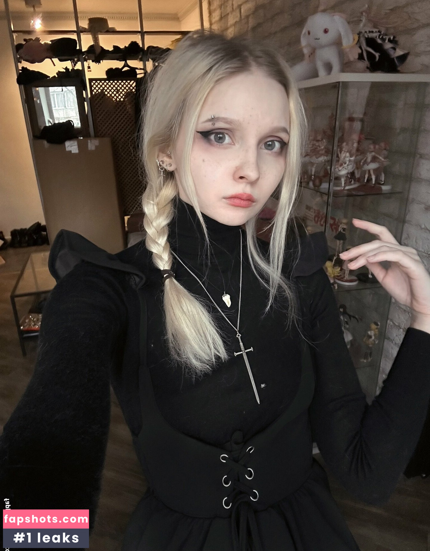 Sasha Gaier gallery photo #42