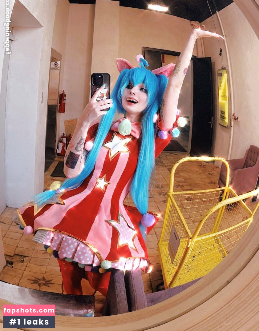 Sasha Gaier gallery photo #10