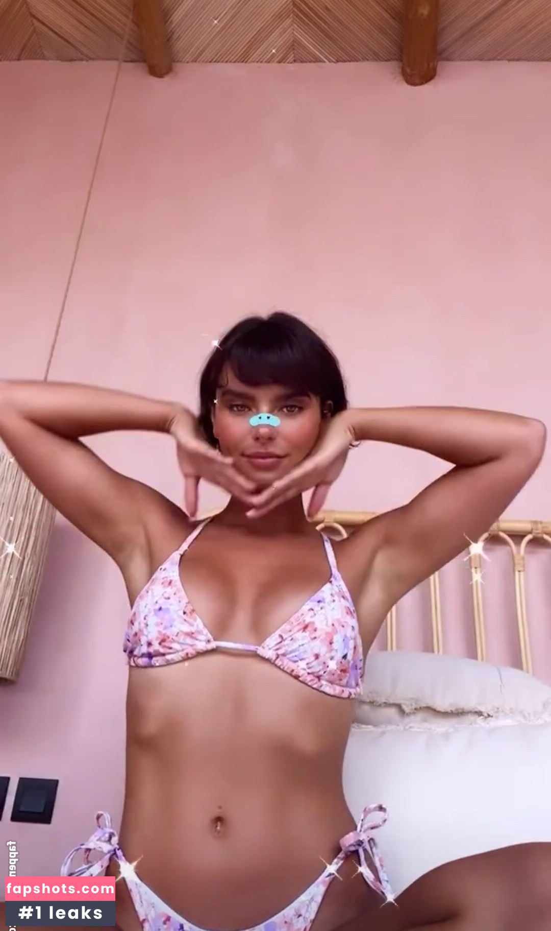 Sasha Ingham nude babe gallery