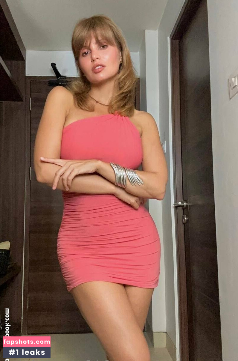 Sasha Lee gallery photo #3