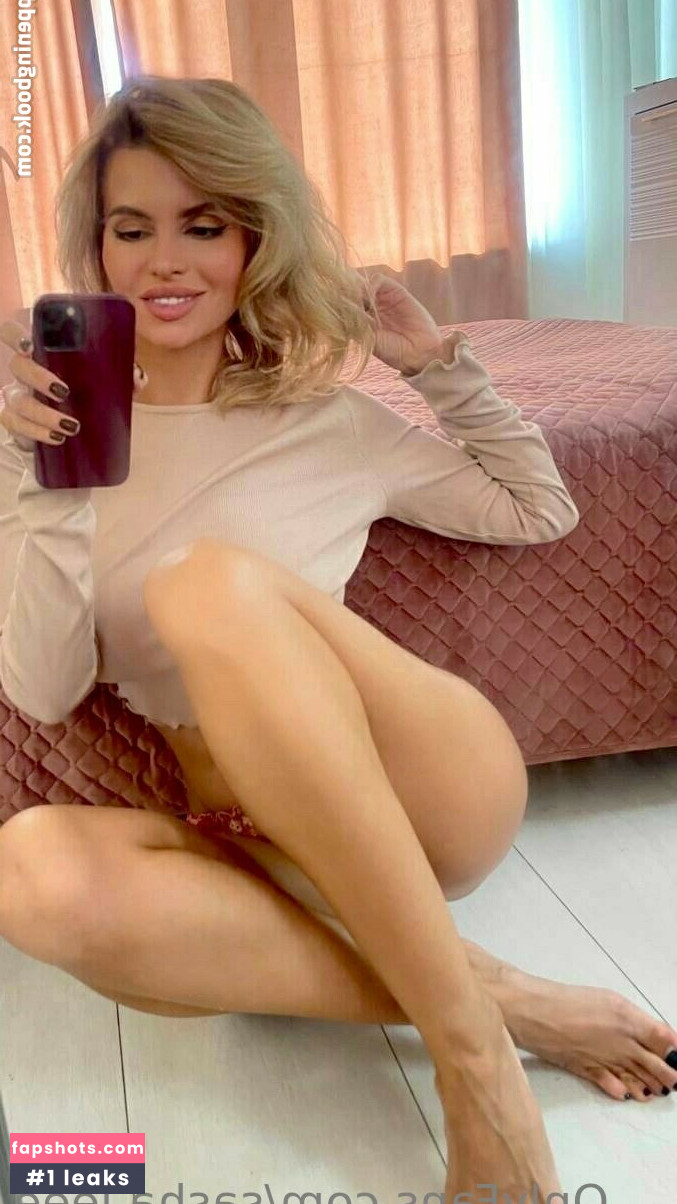 Sasha Lee gallery photo #9