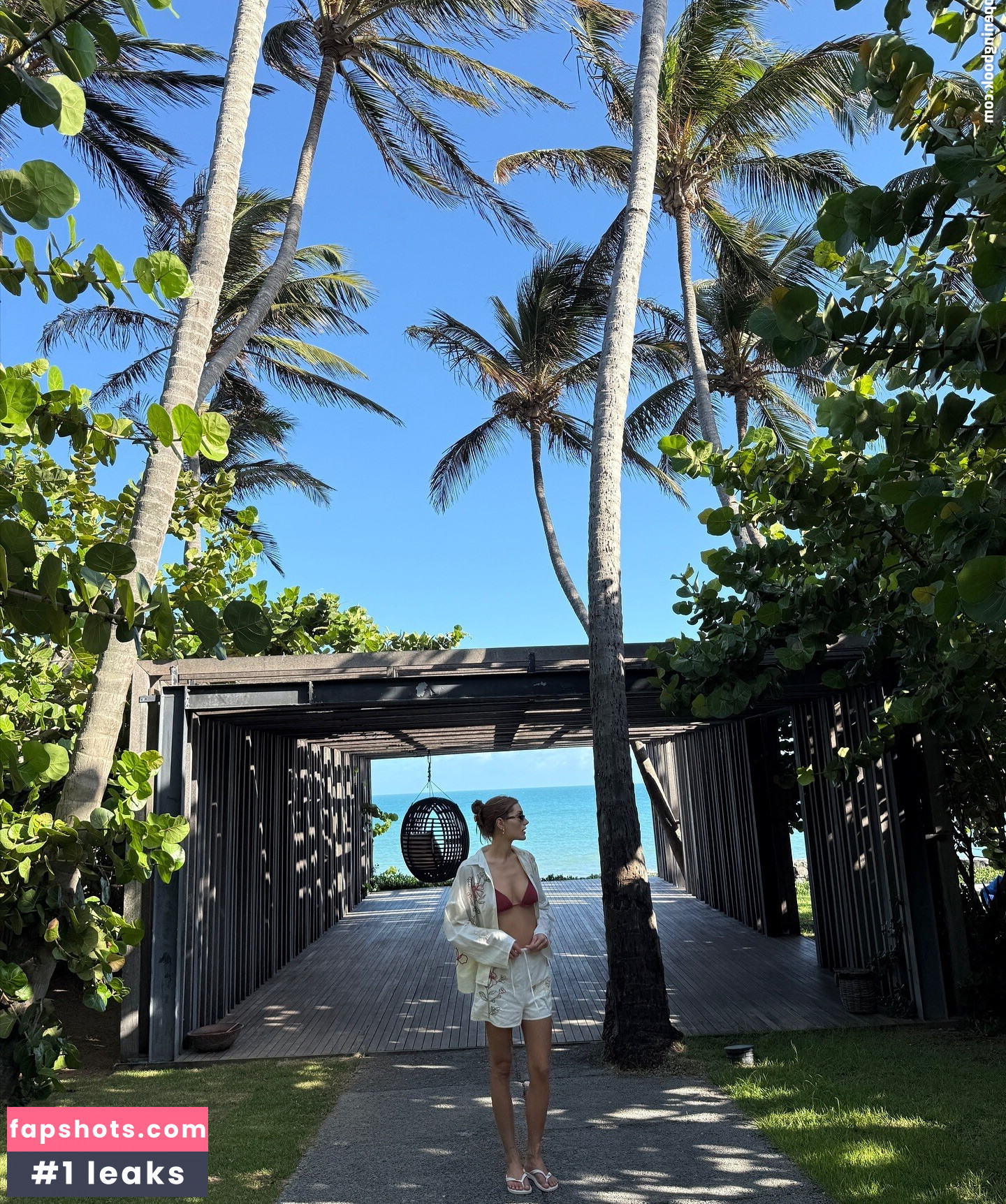 Sasha Meneghel gallery photo #14