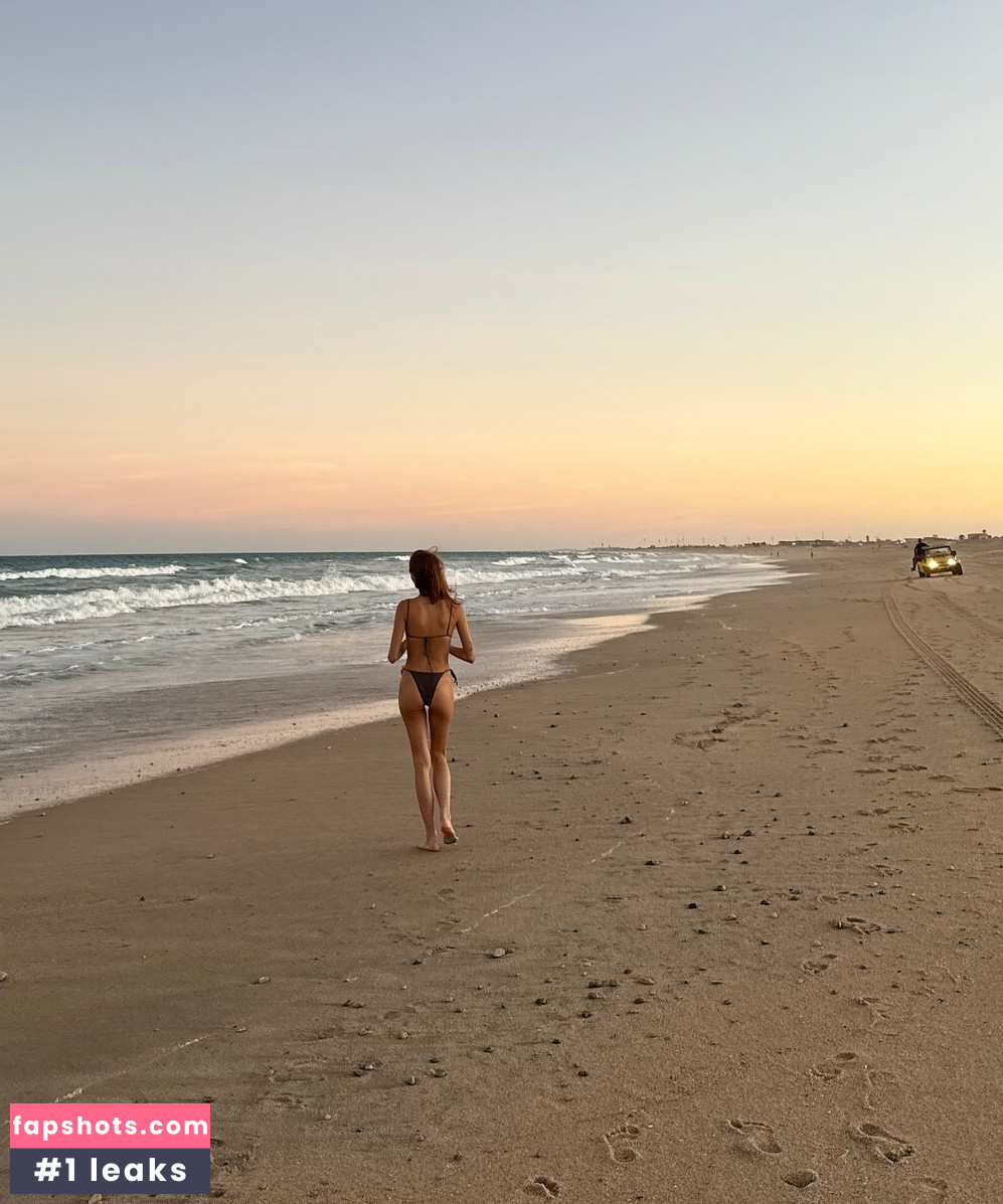 Sasha Meneghel gallery photo #15