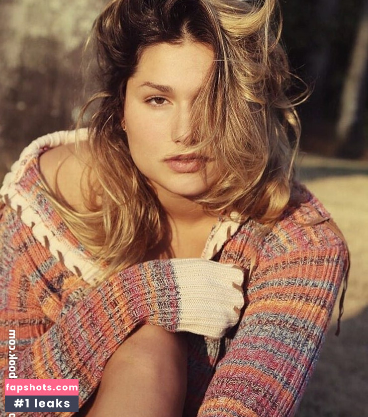 Sasha Meneghel gallery photo #24