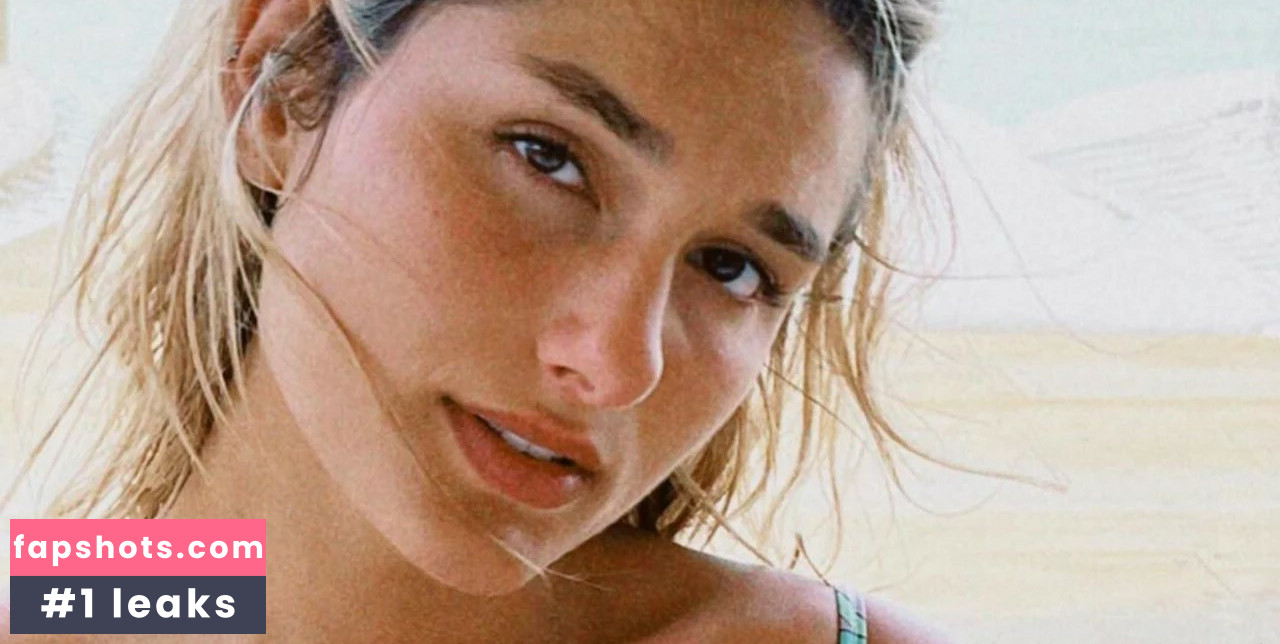 Sasha Meneghel gallery photo #26