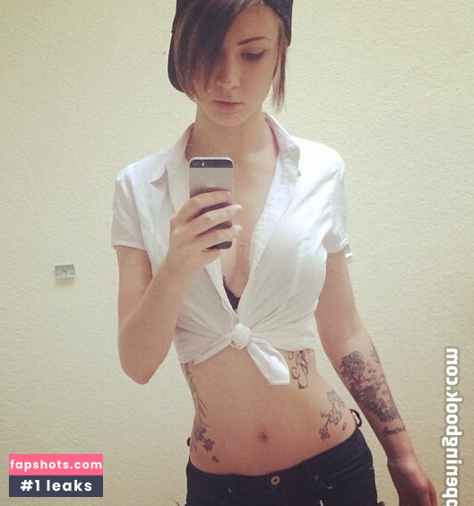 Sasha Pain gallery photo #17