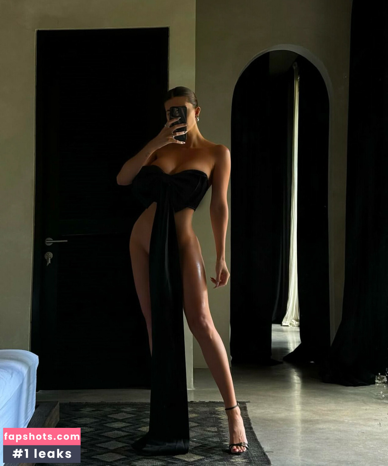 Sasha Polonskaya gallery photo #4