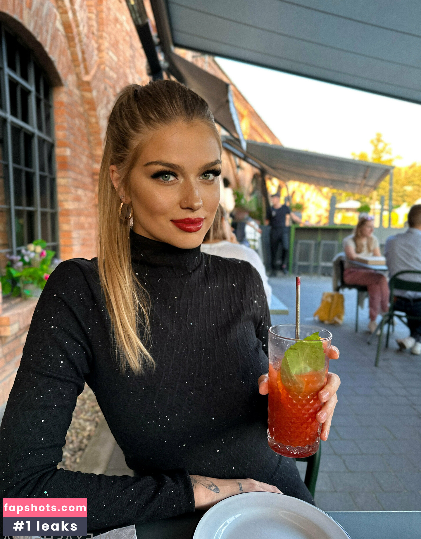 Sashenka Alexander gallery photo #32