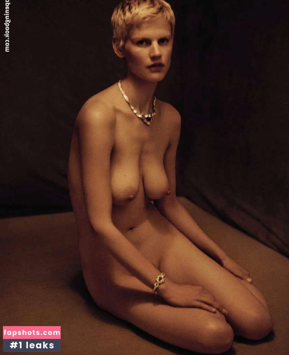 Saskia de Brauw gallery photo #32