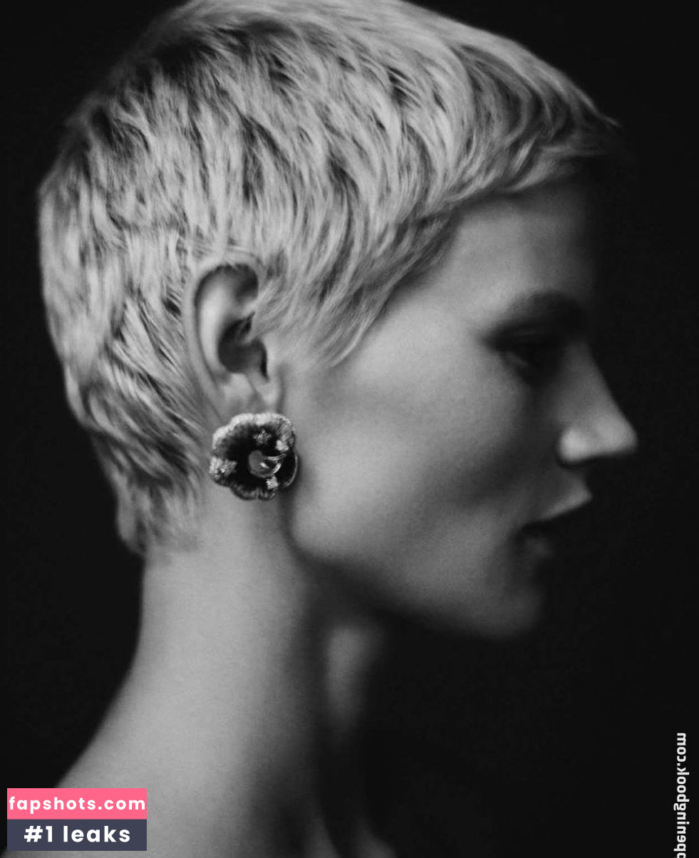 Saskia de Brauw gallery photo #36