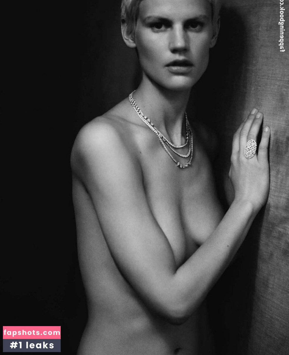 Saskia de Brauw gallery photo #38