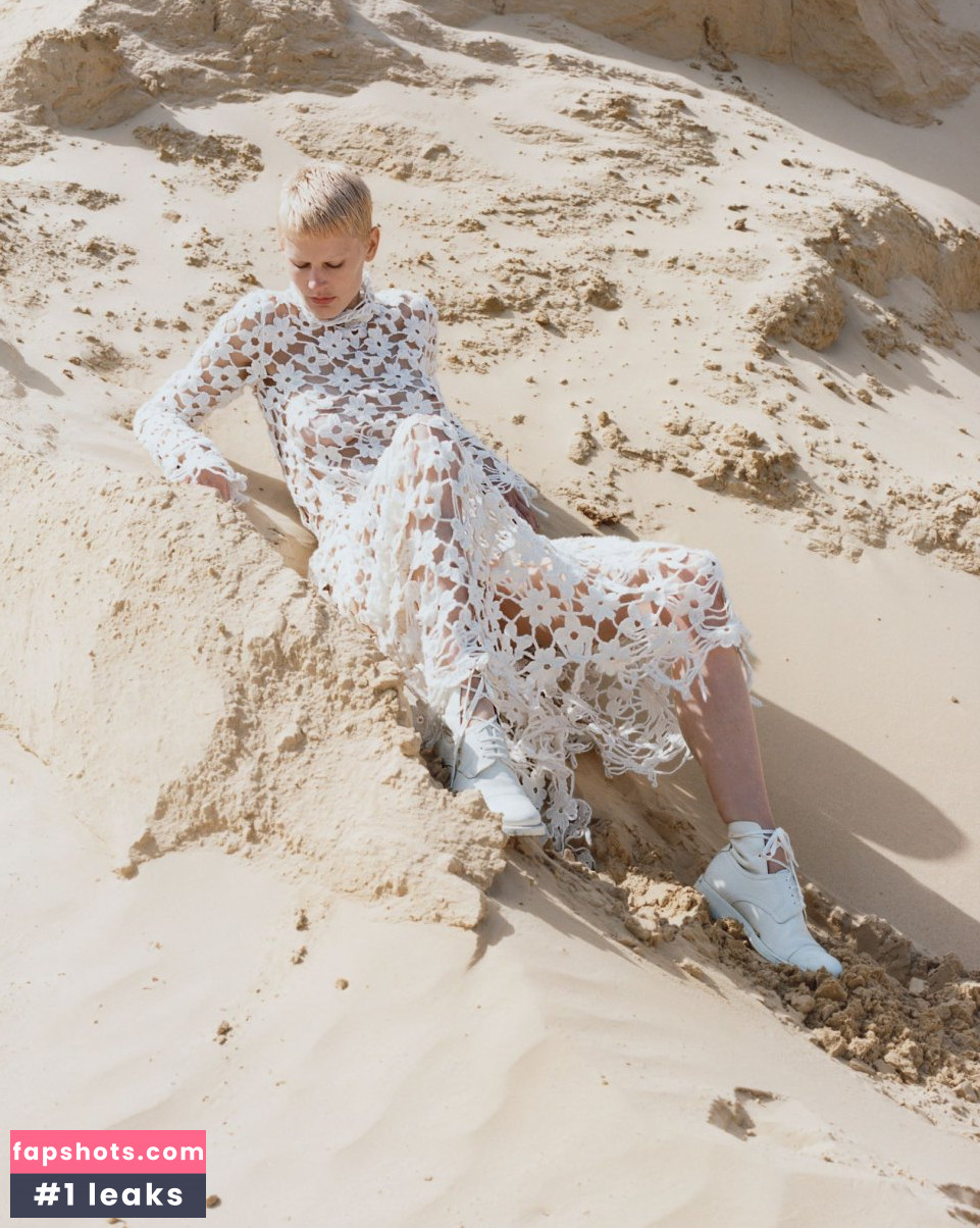 Saskia de Brauw gallery photo #43