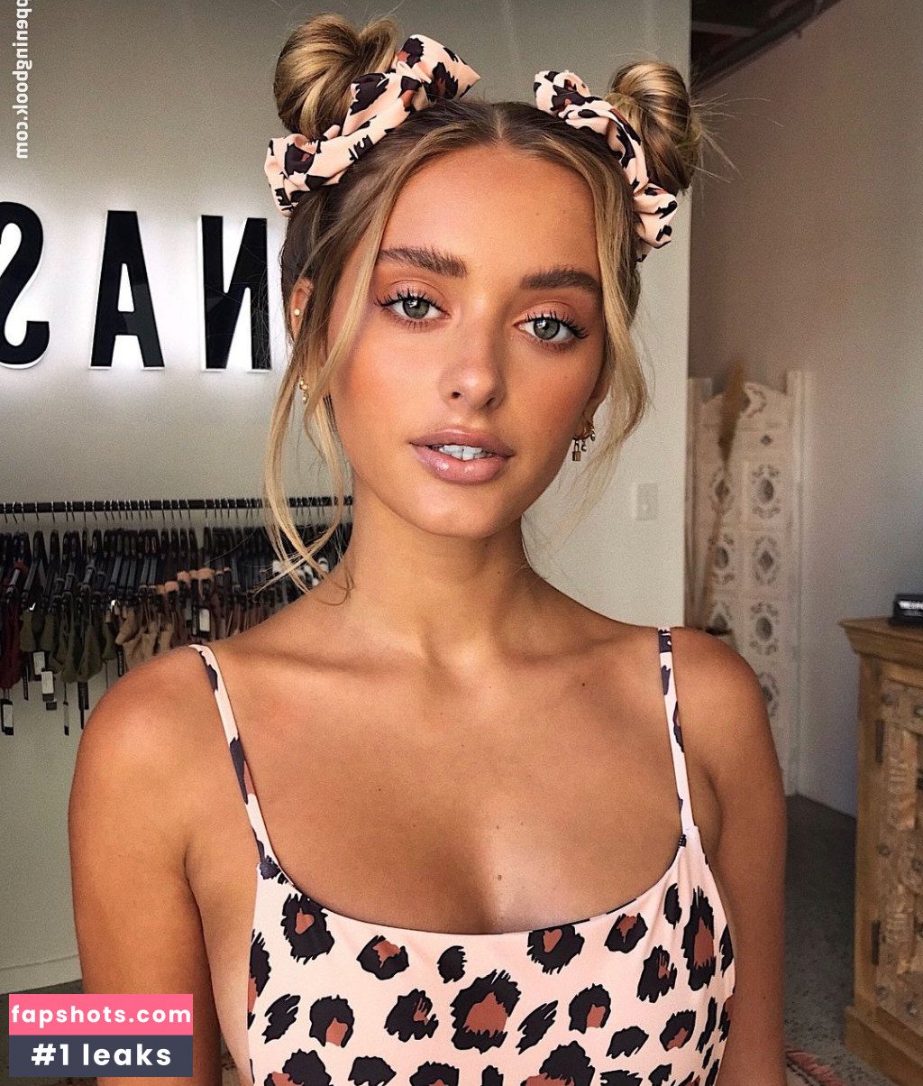 Saskia Jenkins gallery photo #48