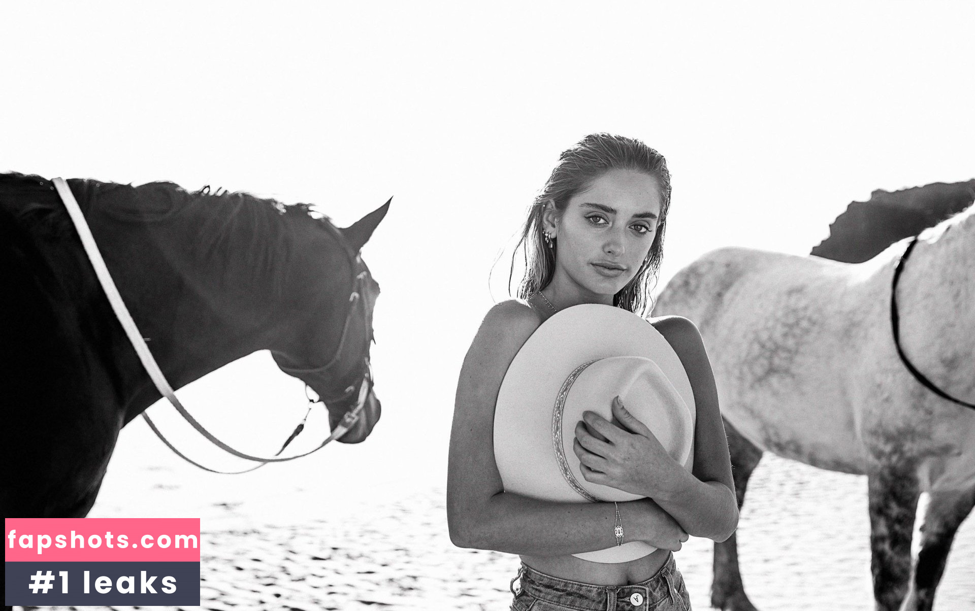 Saskia Jenkins gallery photo #77