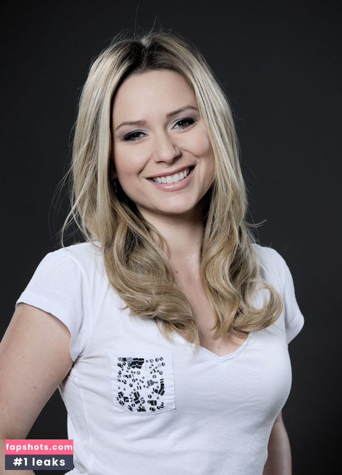 Saskia Naumann Nude Leaks OnlyFans Photos #5 - LeakJerk