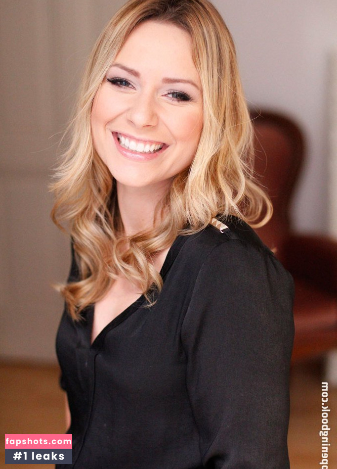 Saskia Naumann Nude Leaks OnlyFans Photos #6 - LeakJerk