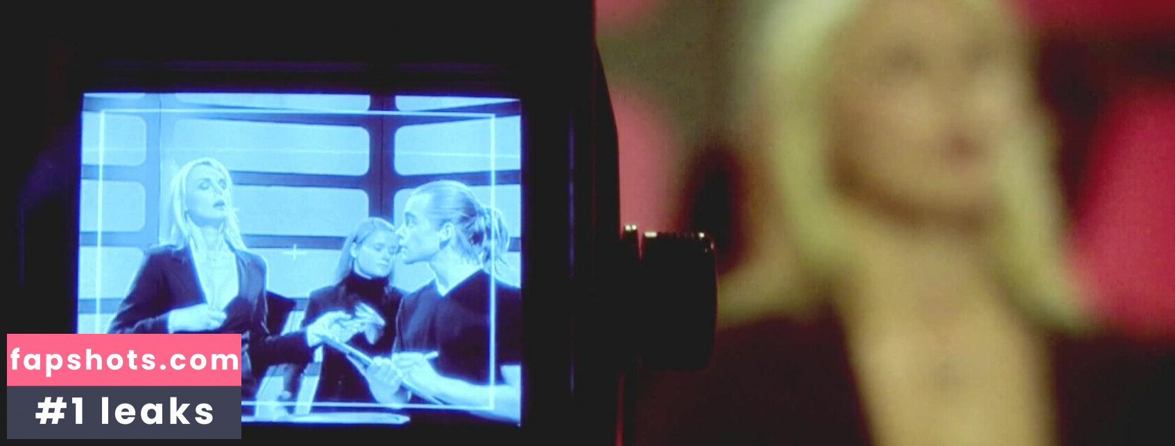 Saskia Valencia gallery photo #11