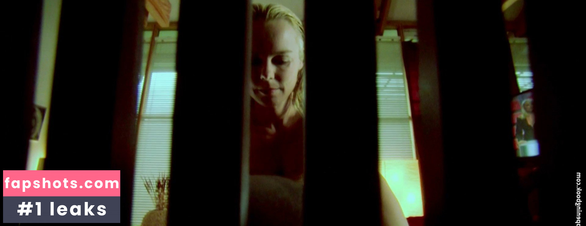 Saskia Valencia gallery photo #17