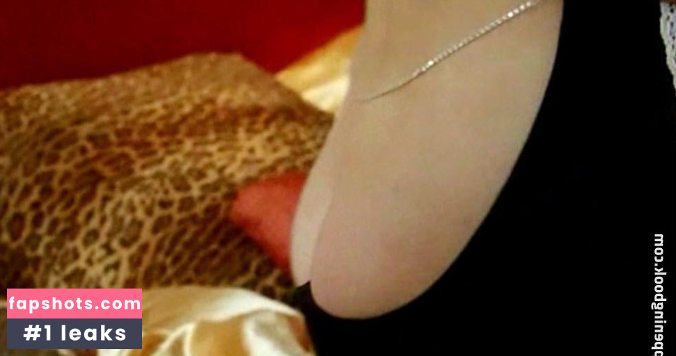 Saskia Valencia gallery photo #18