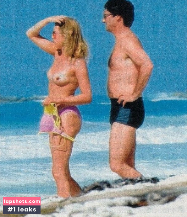 Saskia Valencia gallery photo #34