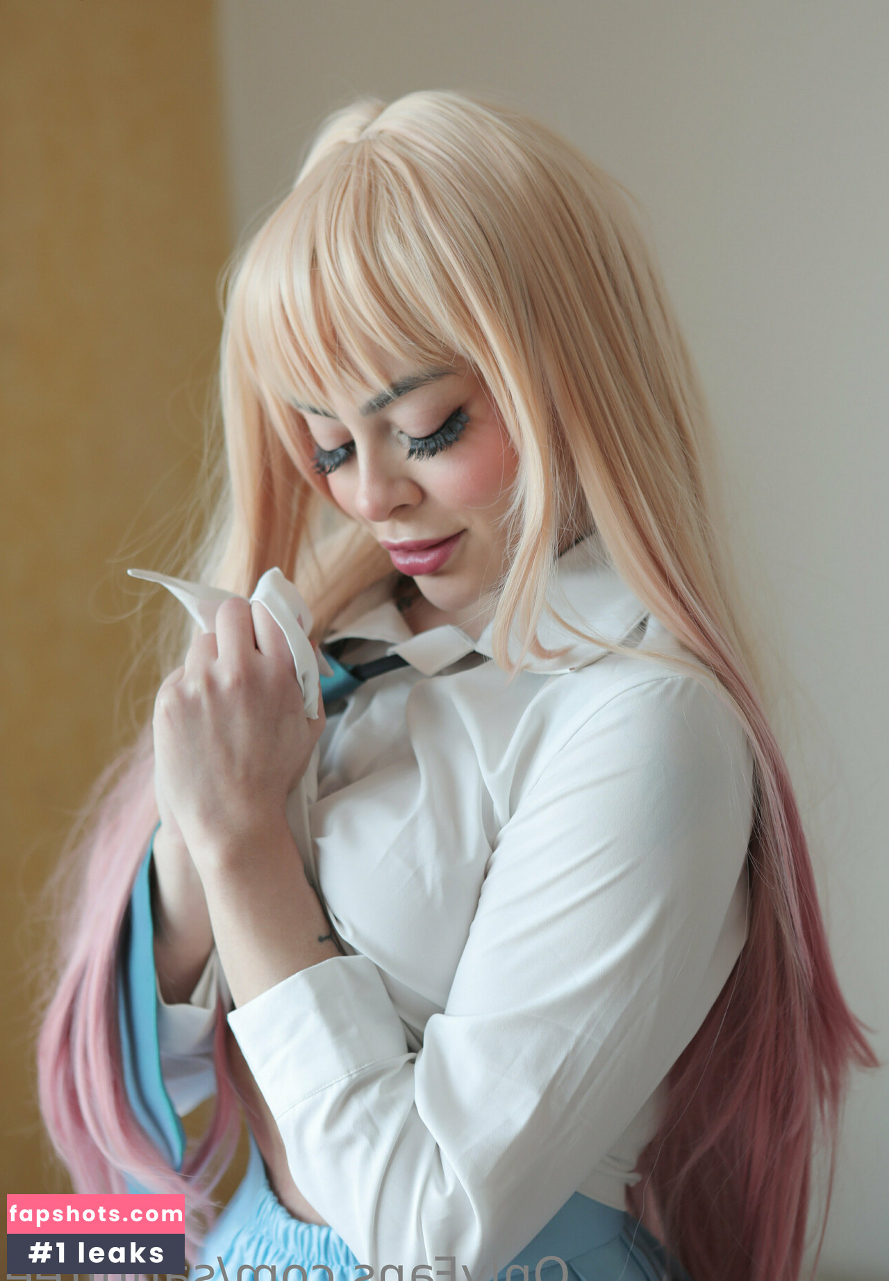 satinfree nude babe gallery