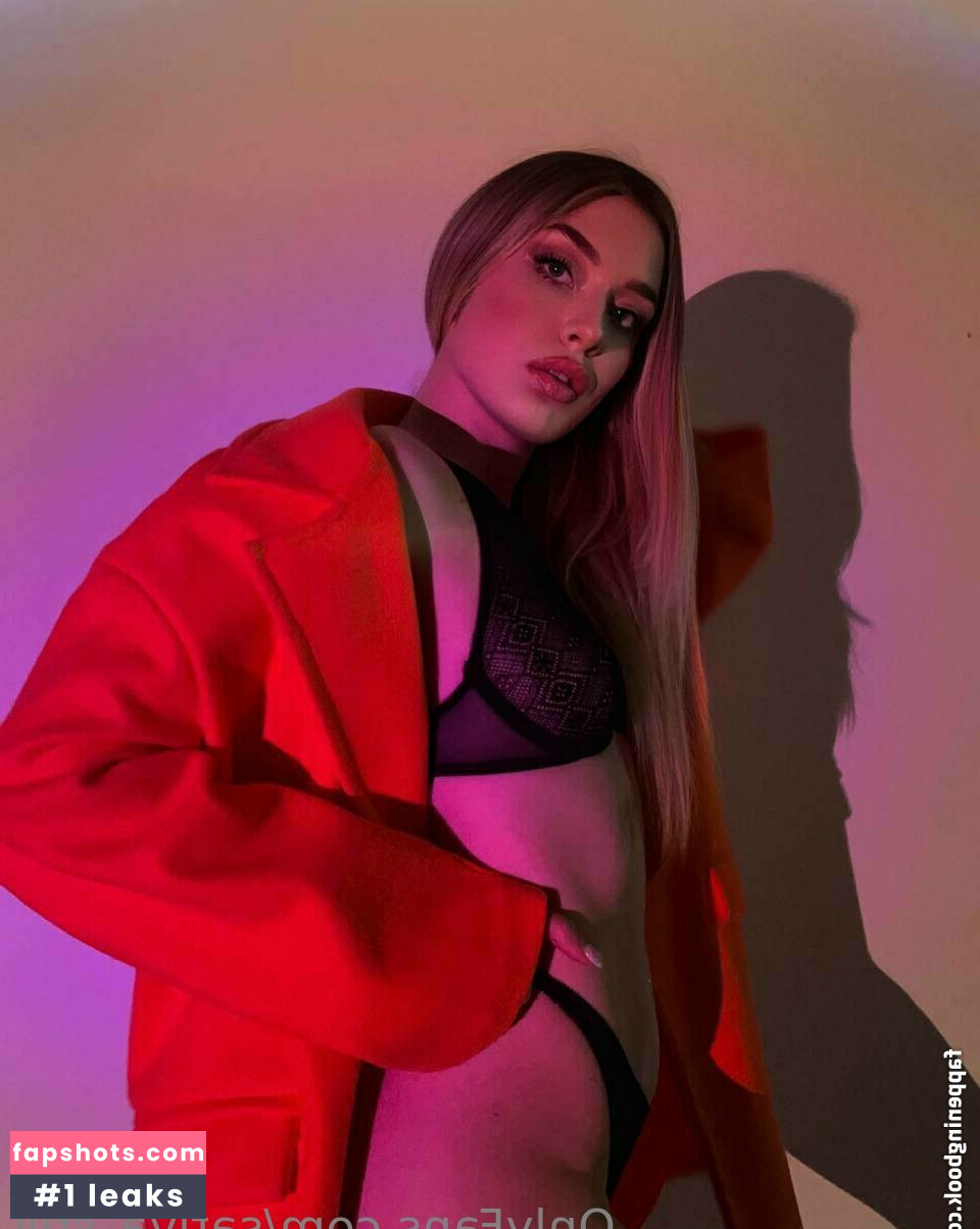 sativa_still nude babe gallery