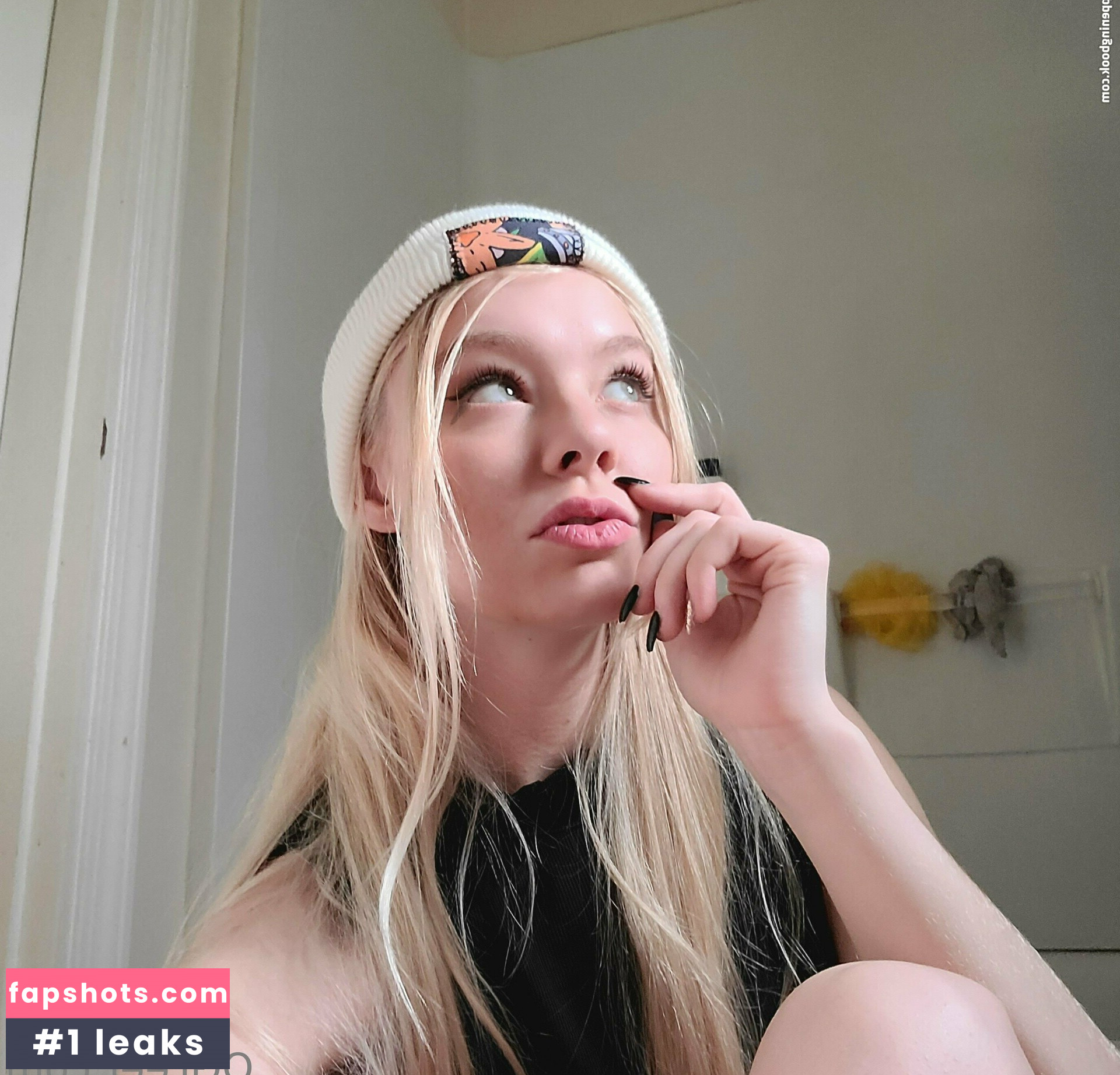 sativaskies Nude Leaks OnlyFans Photos #19 - LeakJerk