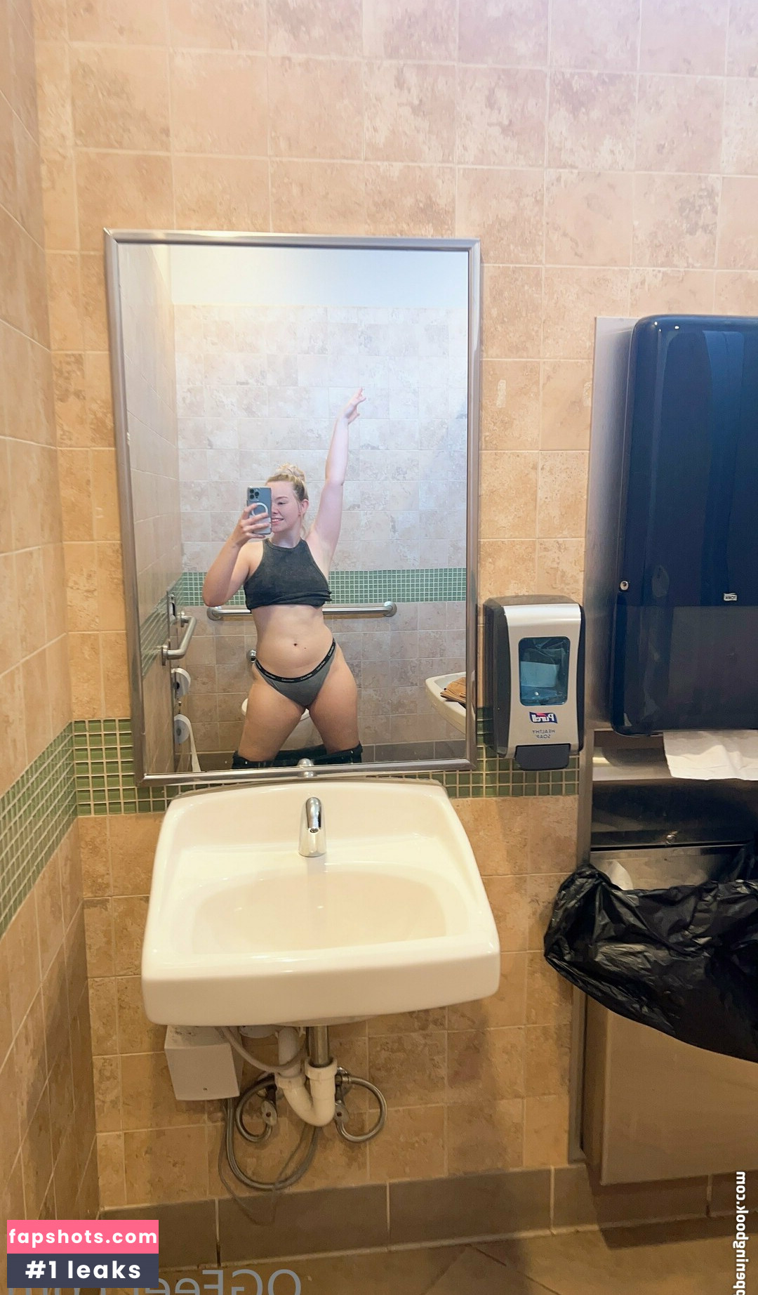 sativaskies Nude Leaks OnlyFans Photos #6 - LeakJerk