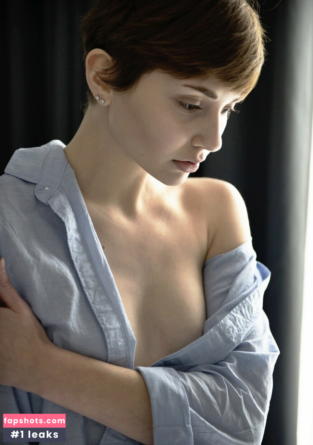 Savannah Brown gallery photo #19