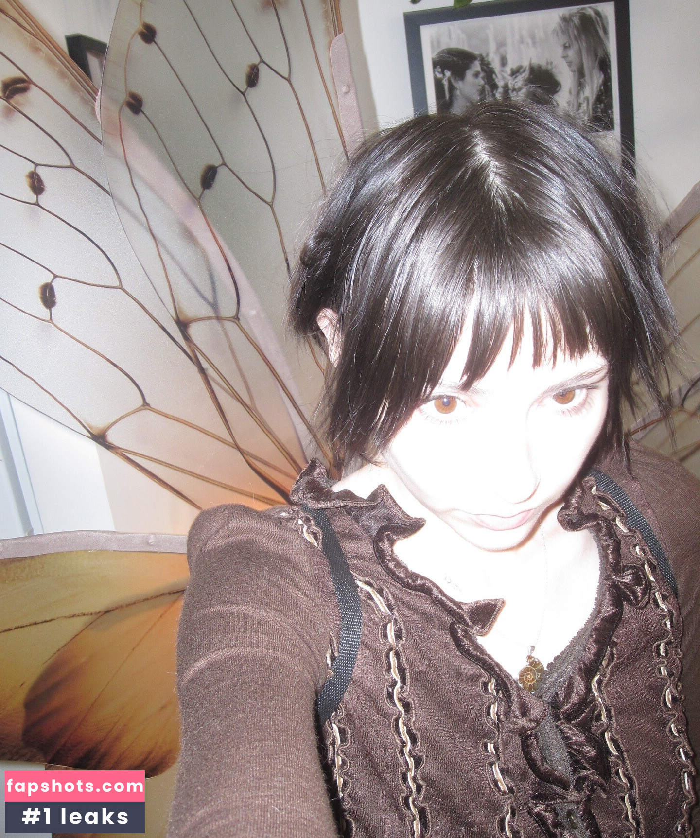 Savannah Brown gallery photo #5