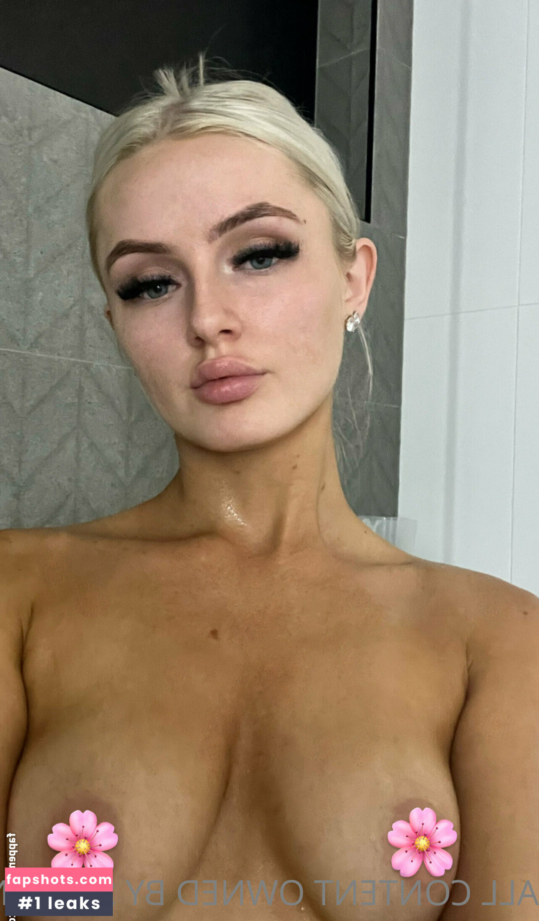 Savannah Gillman gallery photo #7