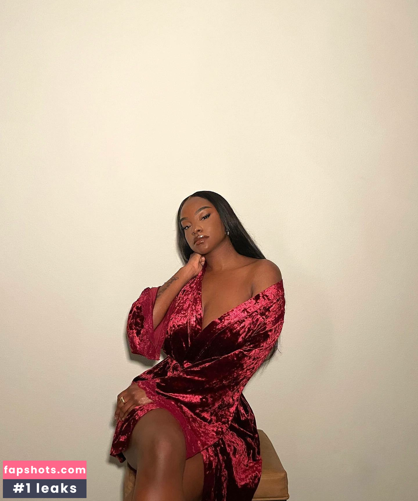 Savannah Perkins gallery photo #21