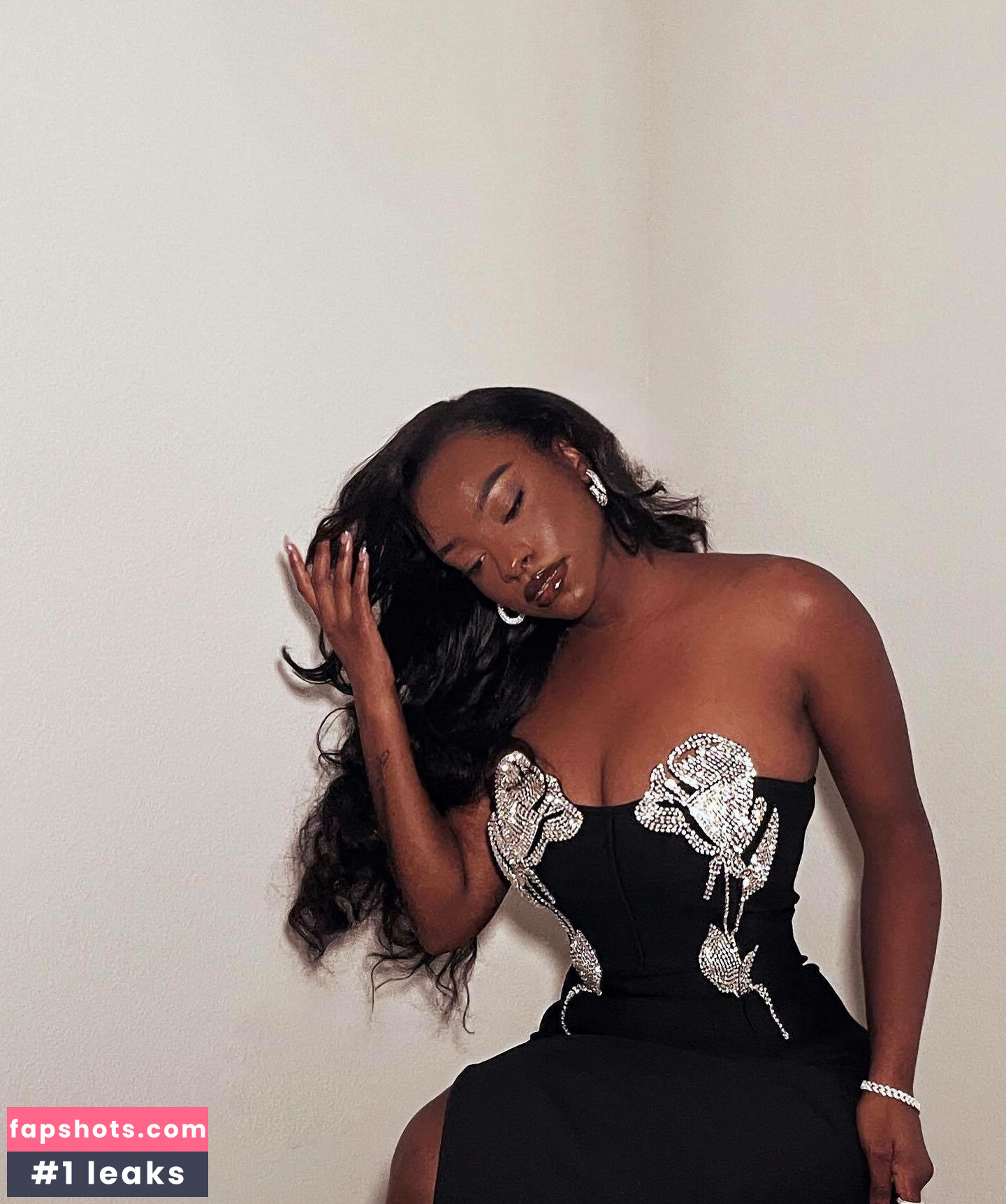 Savannah Perkins gallery photo #24