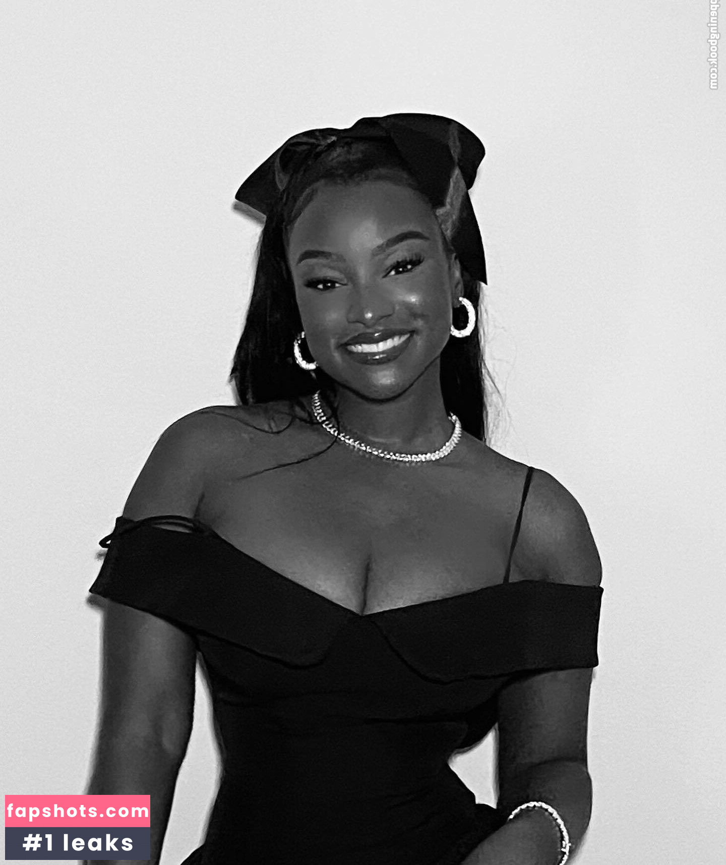 Savannah Perkins gallery photo #26