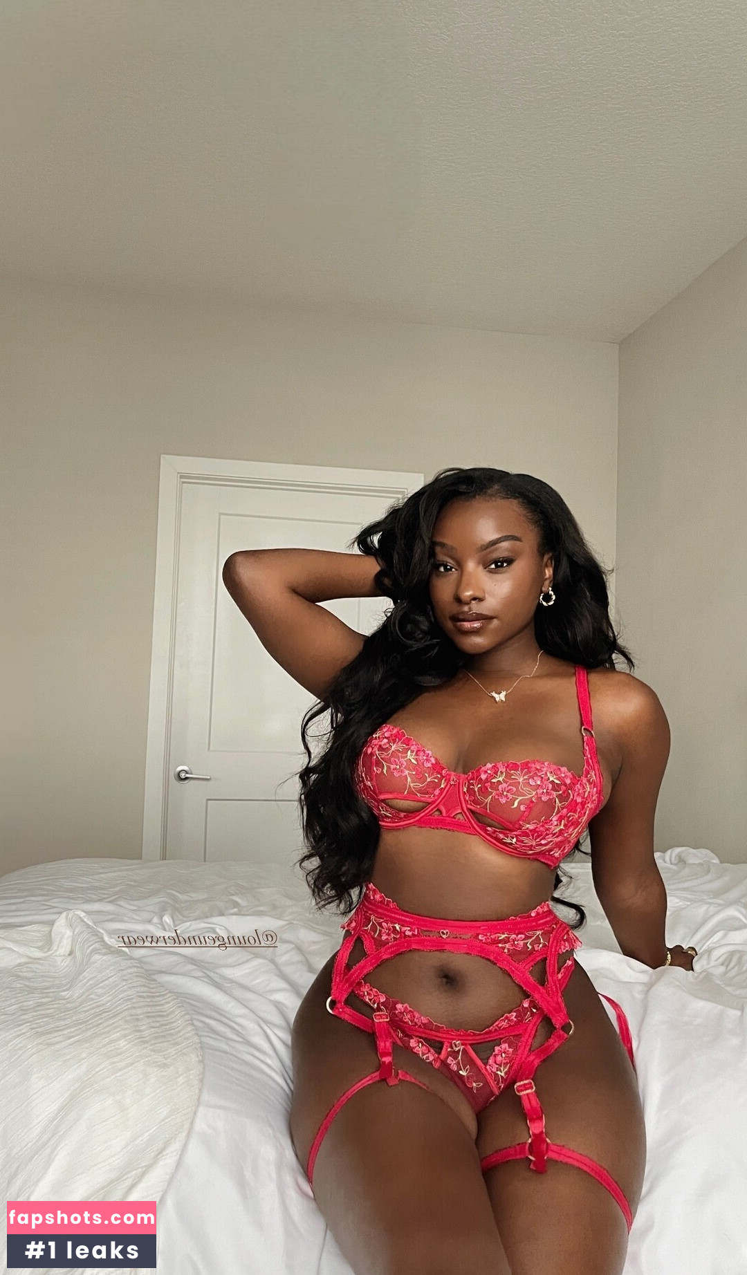 Savannah Perkins gallery photo #28