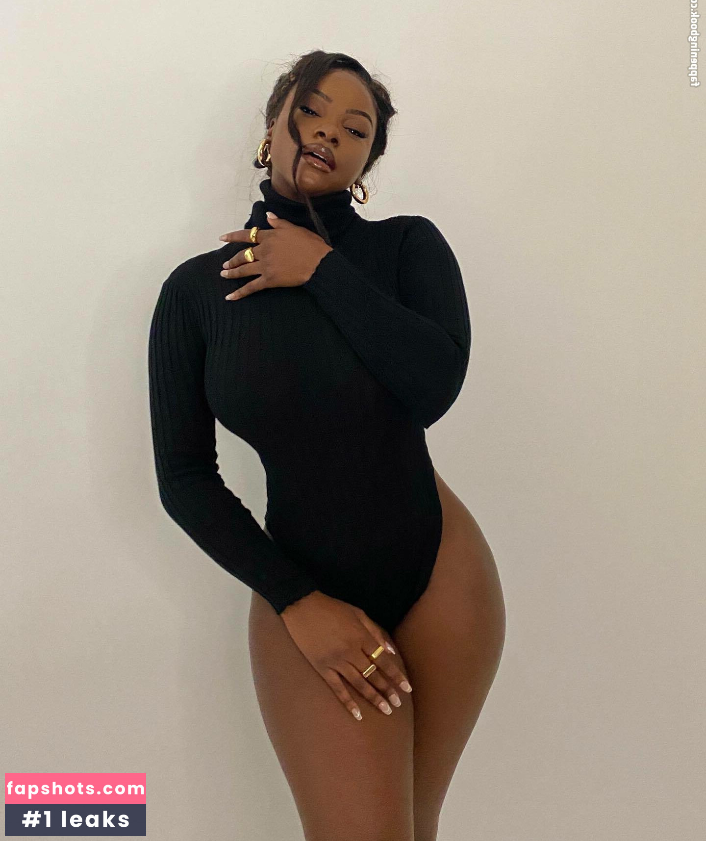 Savannah Perkins gallery photo #29