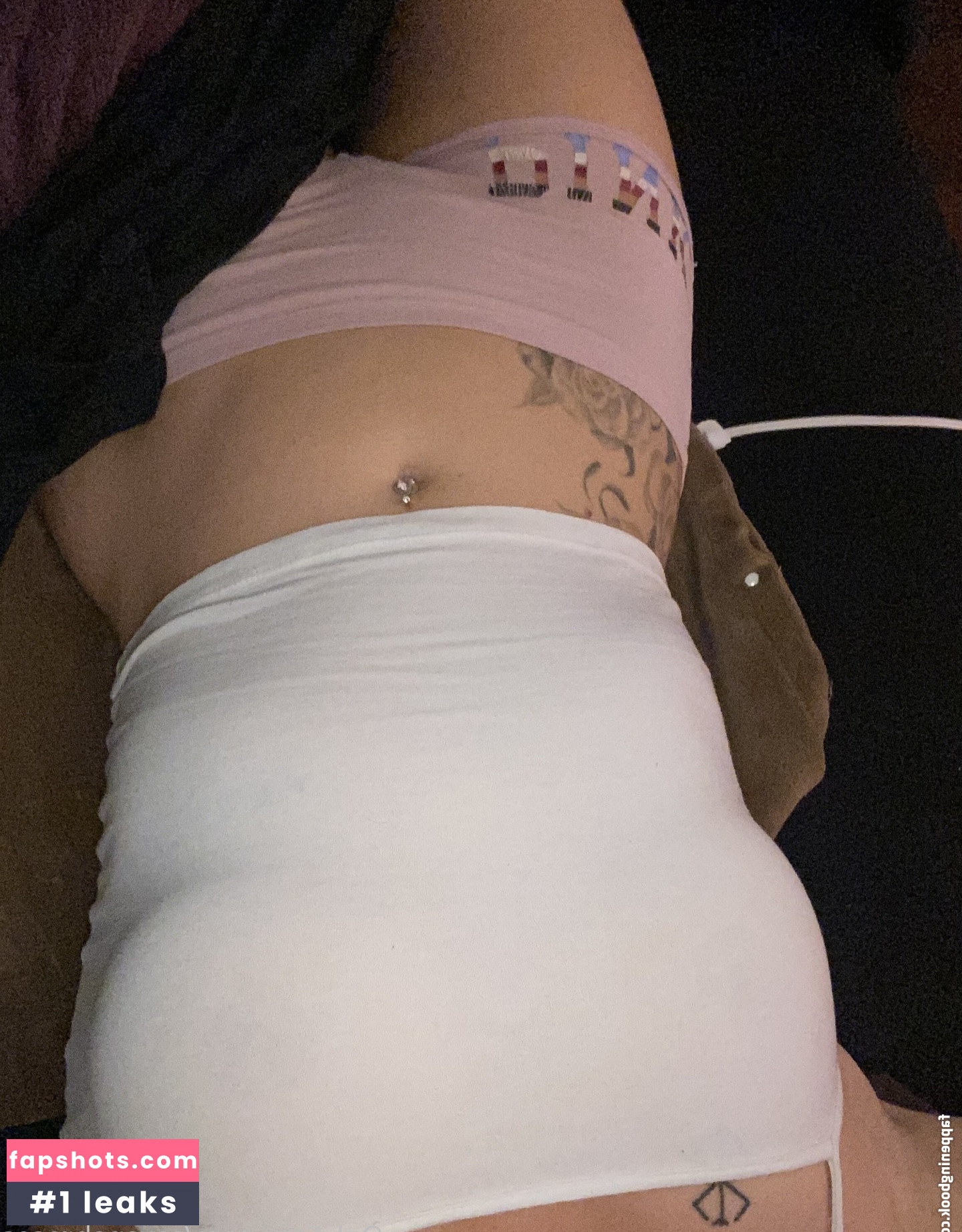 Savannah Roses gallery photo #140